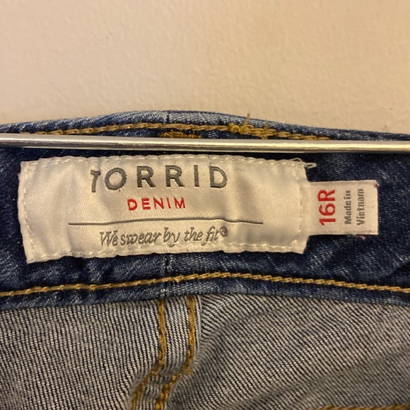 💜Torrid Dark Wash 10” Rise Skinny Jeans size 16 Reg - Picture 10 of 11